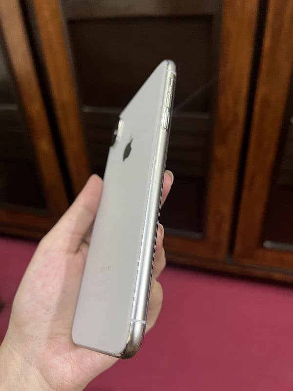 I phone XS Max Brand New official opproved 15