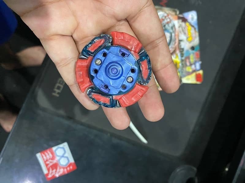 BEYBLADE LDRAGO DESTRUCTOR 1