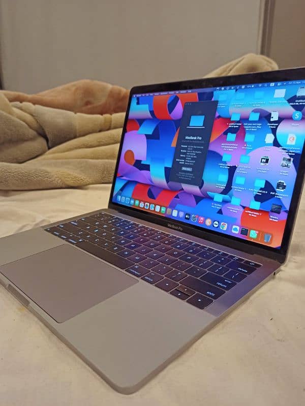 MacBook Pro 2016 with a Core i5 processor and 16GB RAM 0