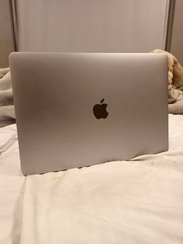 MacBook Pro 2016 with a Core i5 processor and 16GB RAM 2