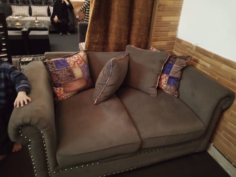 slightly used sofa set7 1