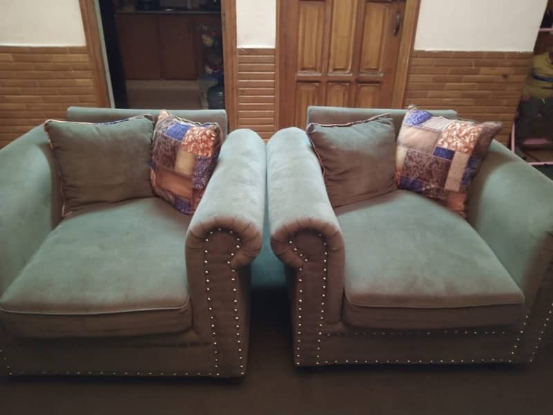 slightly used sofa set7 2