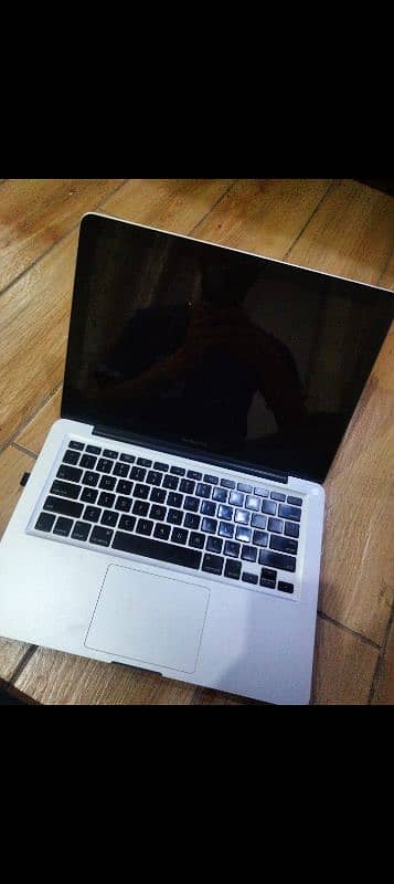 Apple Mackbook Pro 0