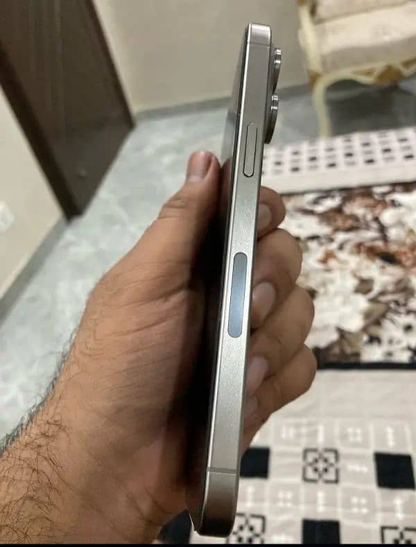 iPhone 15 pro max JV Lla model 256gb 3