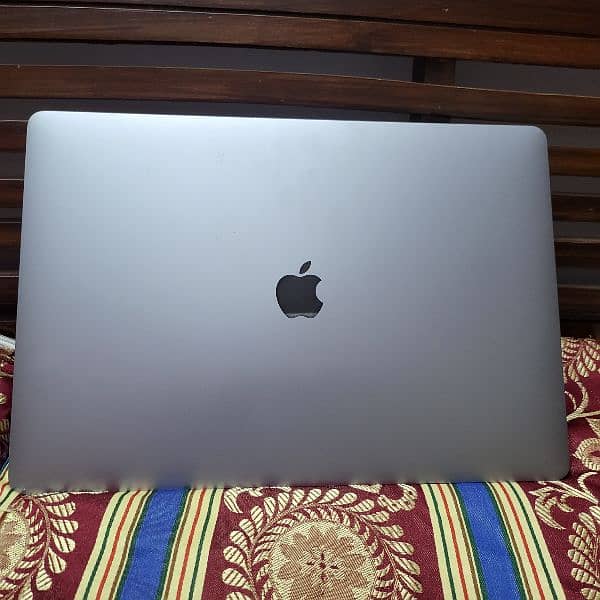 Apple MacBook Pro 2019 | Core i9 | 32GB RAM / 512 GB SSD | 4GB card 0