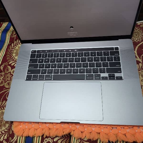 Apple MacBook Pro 2019 | Core i9 | 32GB RAM / 512 GB SSD | 4GB card 3