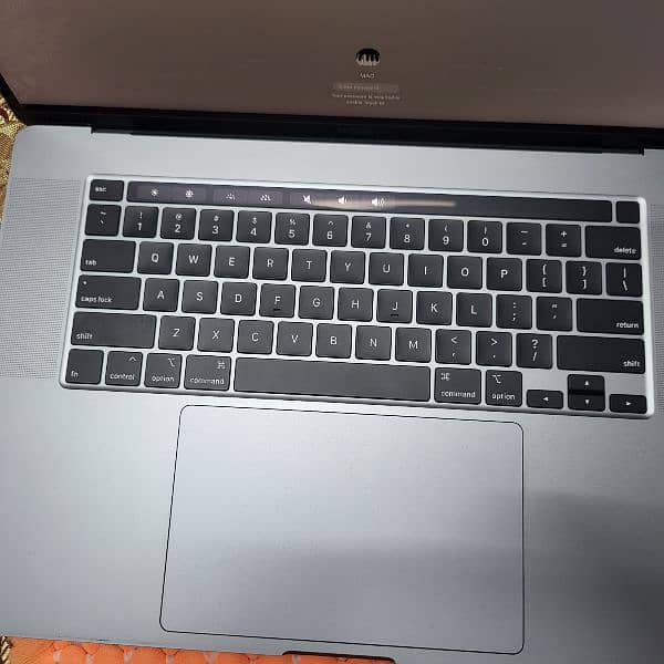 Apple MacBook Pro 2019 | Core i9 | 32GB RAM / 512 GB SSD | 4GB card 4