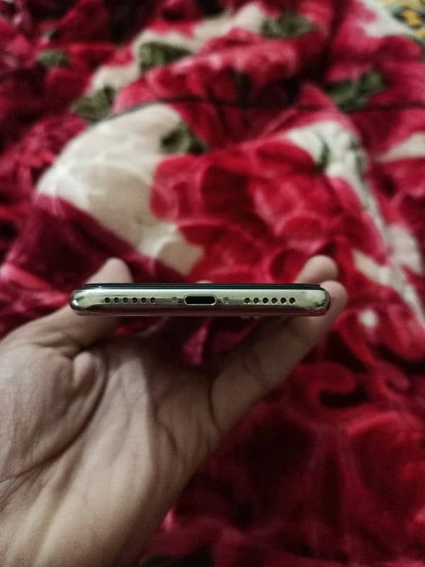 Iphone x 64 gb non pta whatsapp no 03423024841 2