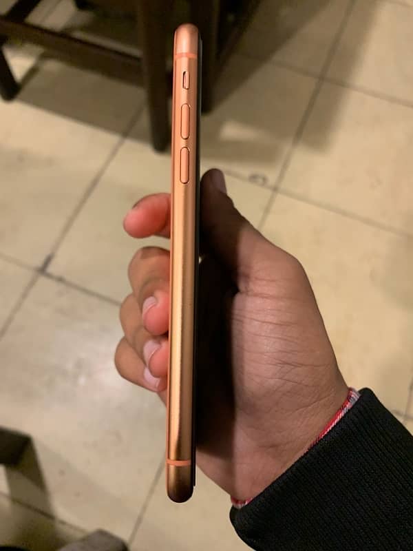 iPhone XR 0