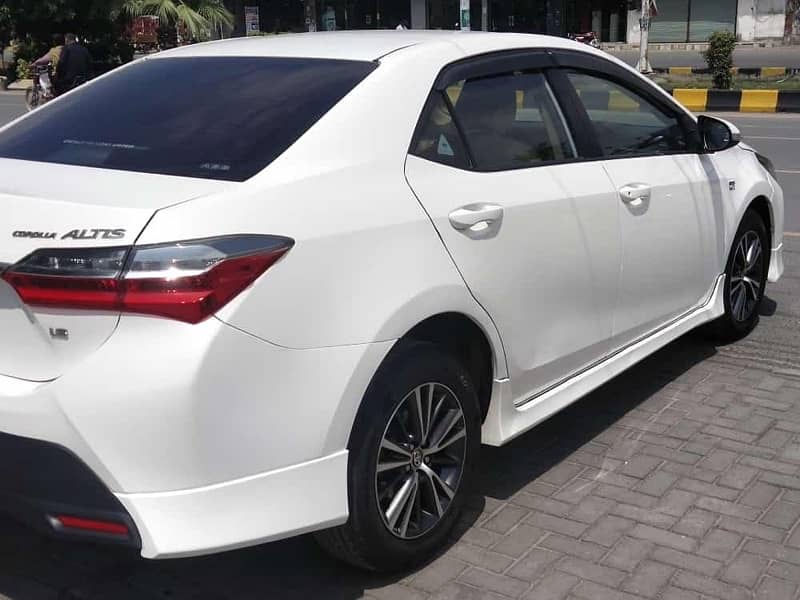 Toyota Corolla Altis 2017 0