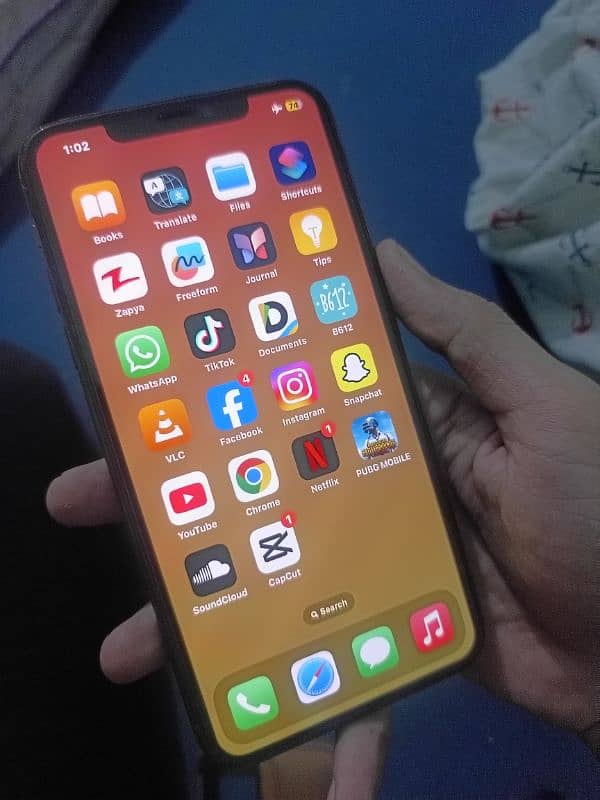 iphone 11 Pro Max 1