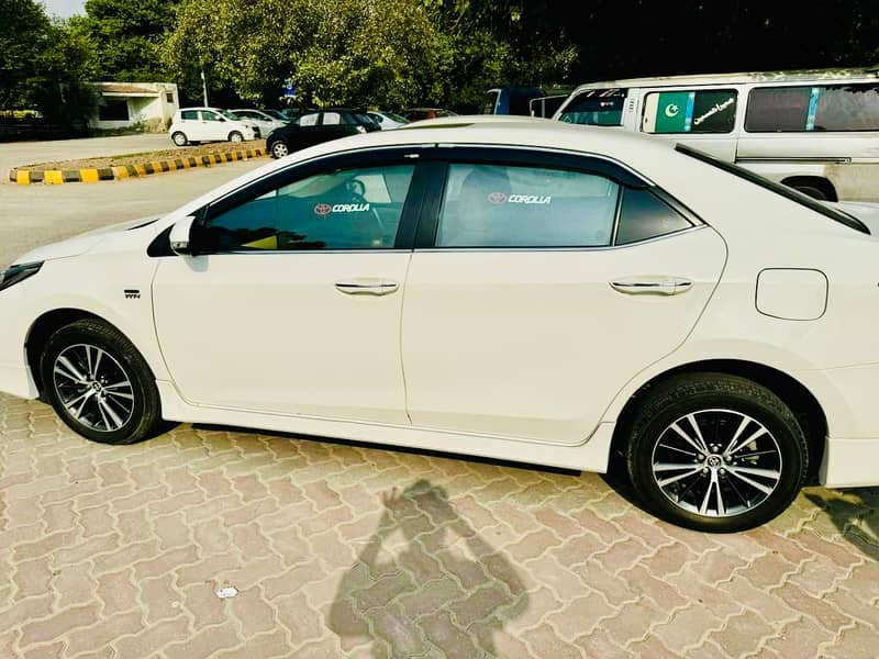 Toyota Corolla Altis 2021 1.8 grande full option beige interior 14