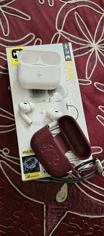 hh headphones 1