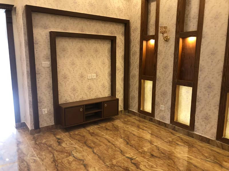 10 Marla House For Rent Available Tulip Block Bahria Town Lahore 27