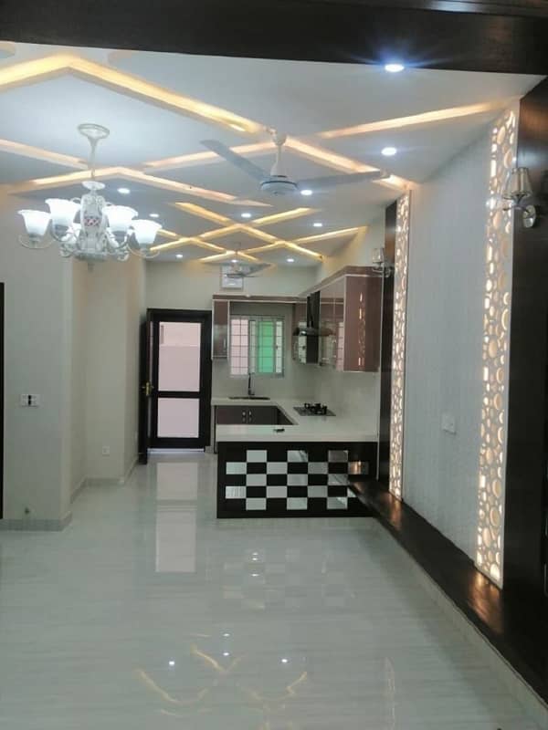 10 Marla Upper Portion Available For Rent In Chambelli Block Bahria Town Lahore 2