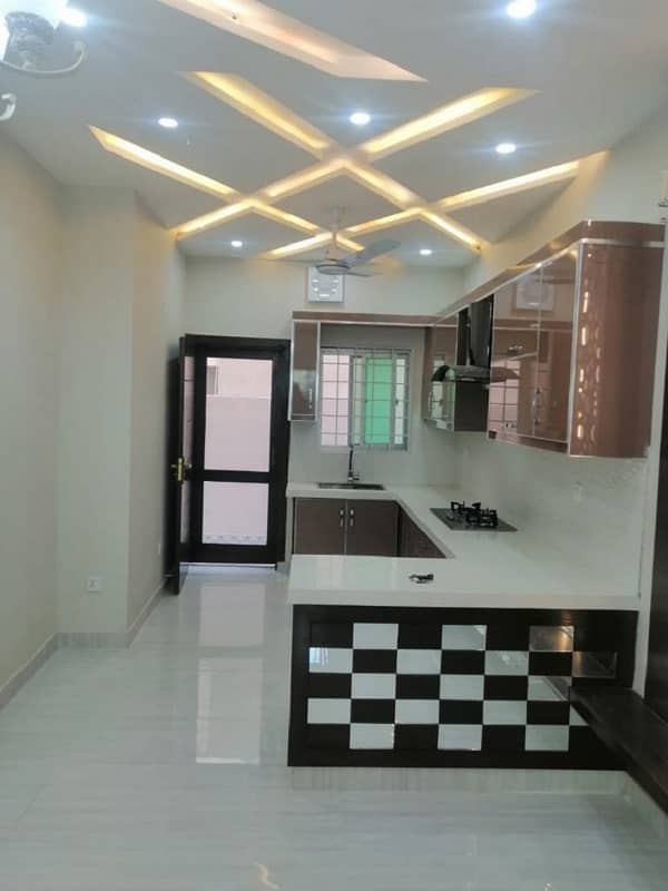 10 Marla Upper Portion Available For Rent In Chambelli Block Bahria Town Lahore 4