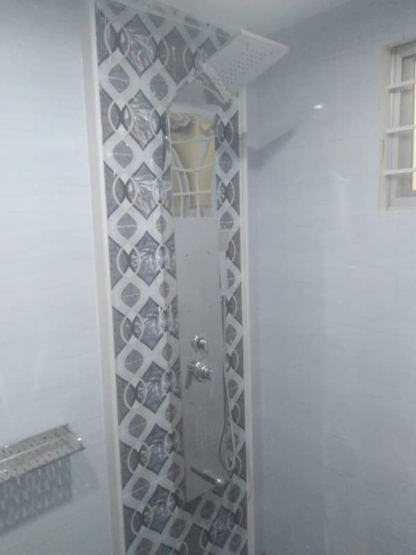 10 Marla Upper Portion Available For Rent In Chambelli Block Bahria Town Lahore 12