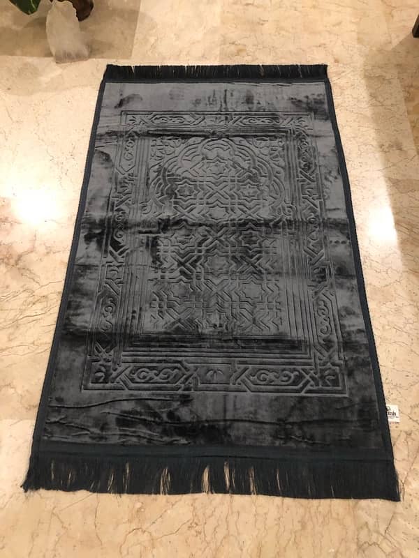 Premium Velvet Prayer Mat - 80x120cm 1