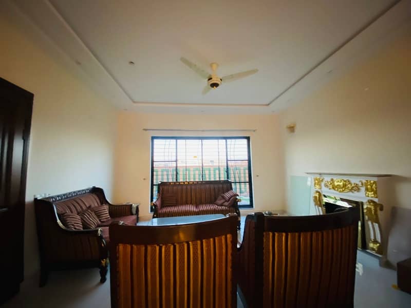 1kanal Well mantained owner Build like New House Available for rent in Dha phase 8 Park view Direct approach to ring road and Allama iqbal Air port 5