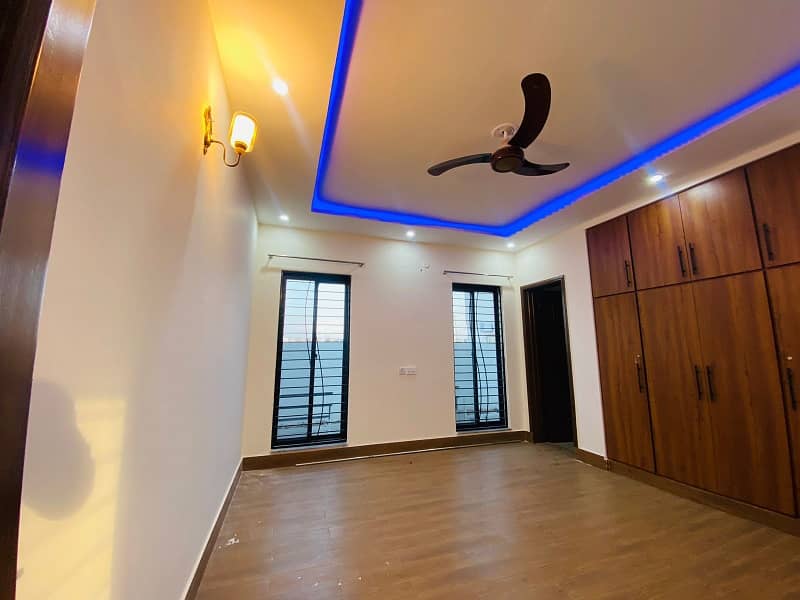 1kanal Well mantained owner Build like New House Available for rent in Dha phase 8 Park view Direct approach to ring road and Allama iqbal Air port 11