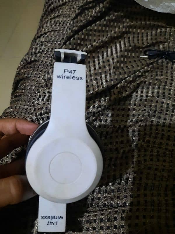 p47 Headphone 1