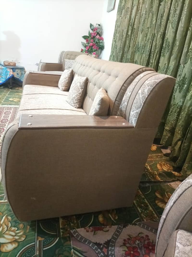 5 Seater Sofa for sale mint condition unused 2