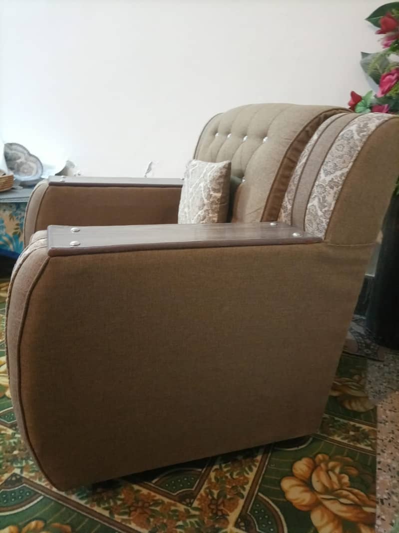 5 Seater Sofa for sale mint condition unused 11