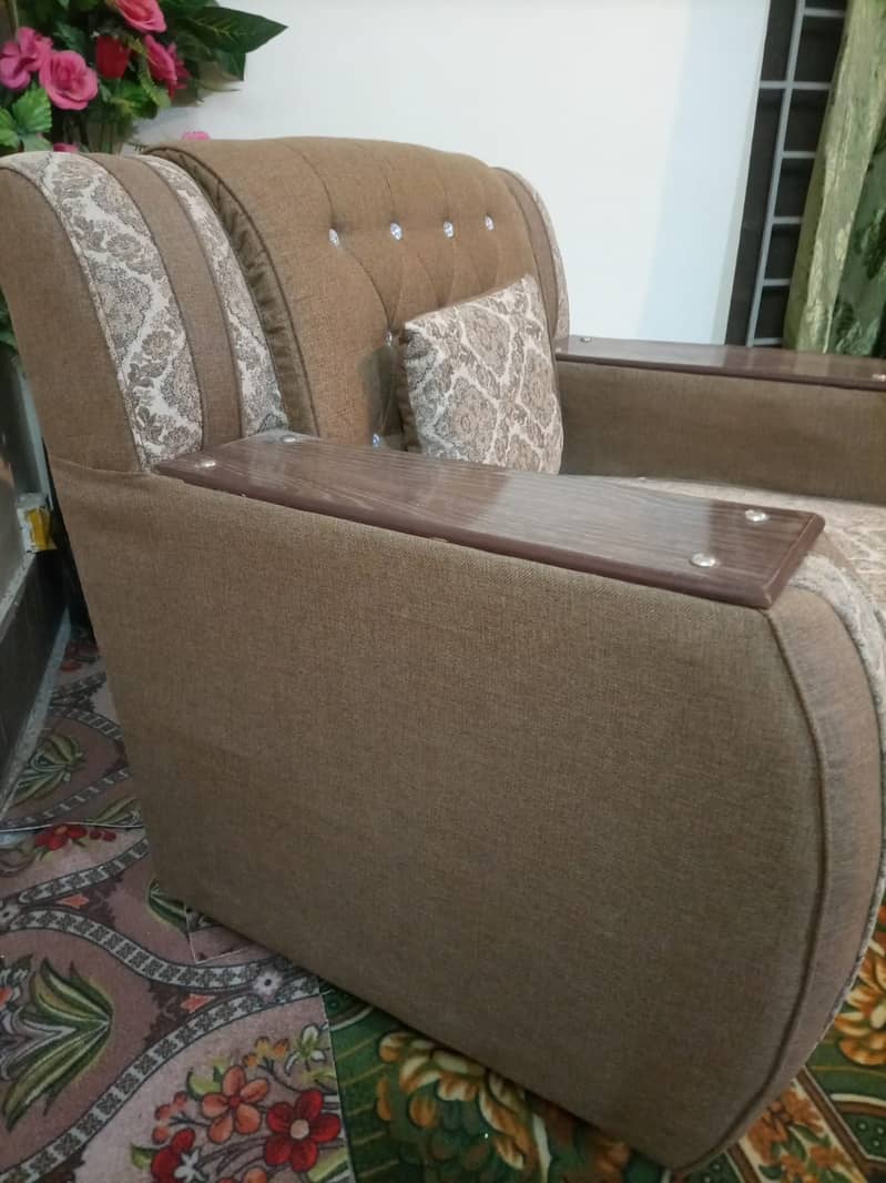 5 Seater Sofa for sale mint condition unused 12