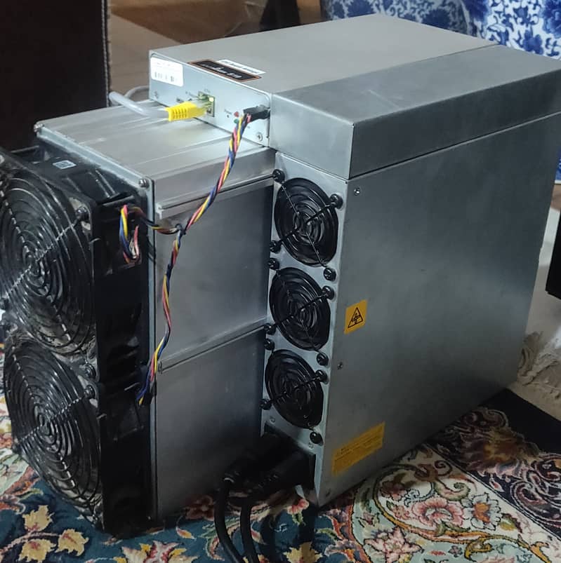 Bitmain S19 90TH Antminer (Bitcoin ASIC miner) 1