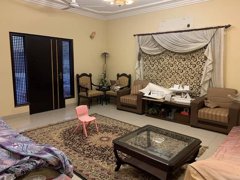 DHA | GIZRI LANE | 300 YARDS DUPLEX HOUSE FOR SALE | 4 BED DD | WELL MAINTAINED | WATER AVAILABLE | SOLAR GRID INSTALLED | GREEN LAWN | PEACEFUL VICINITY | 15