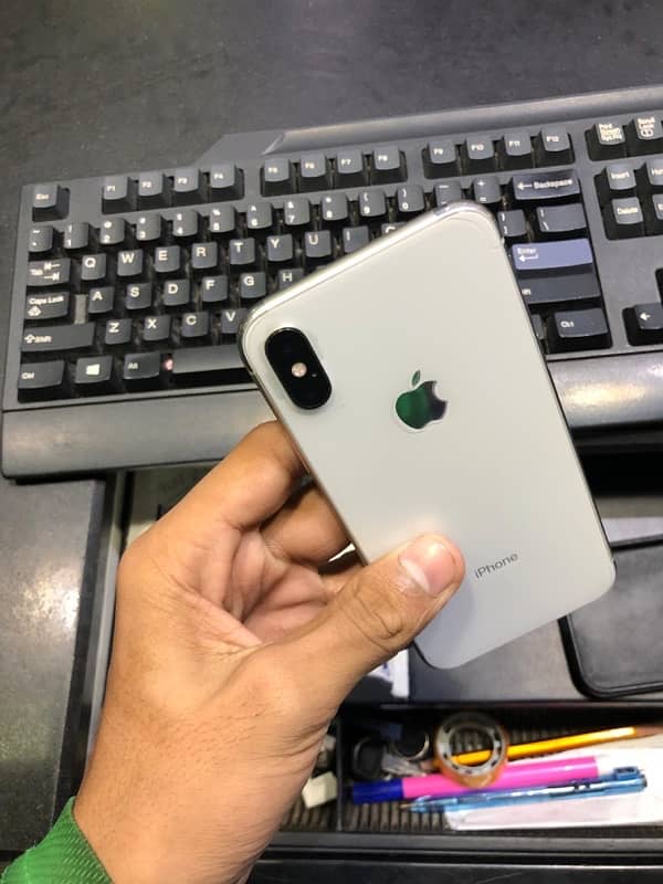 IPhone X 64 GB PTA Approved 5