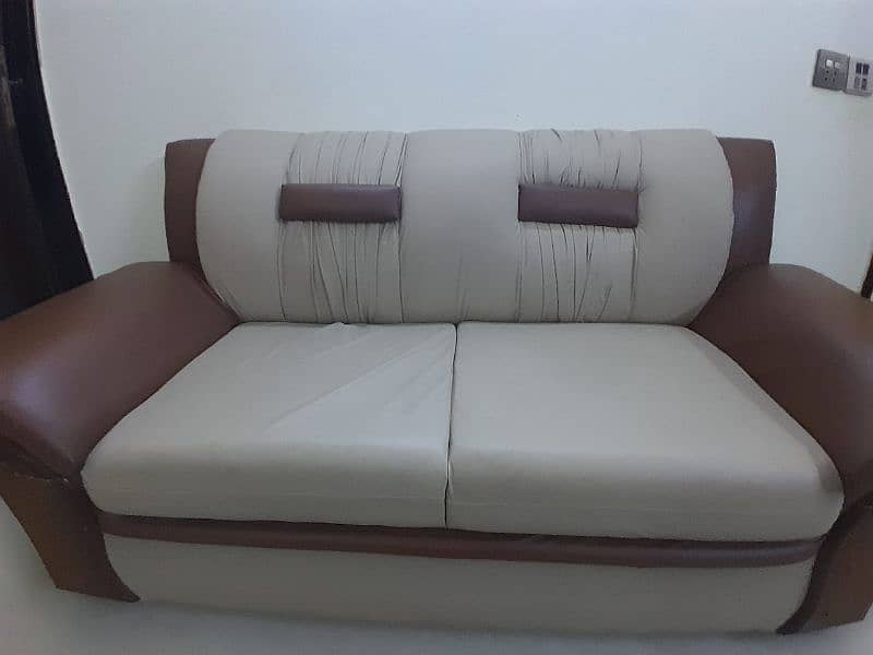 4 sofa set 7 seater with table 4