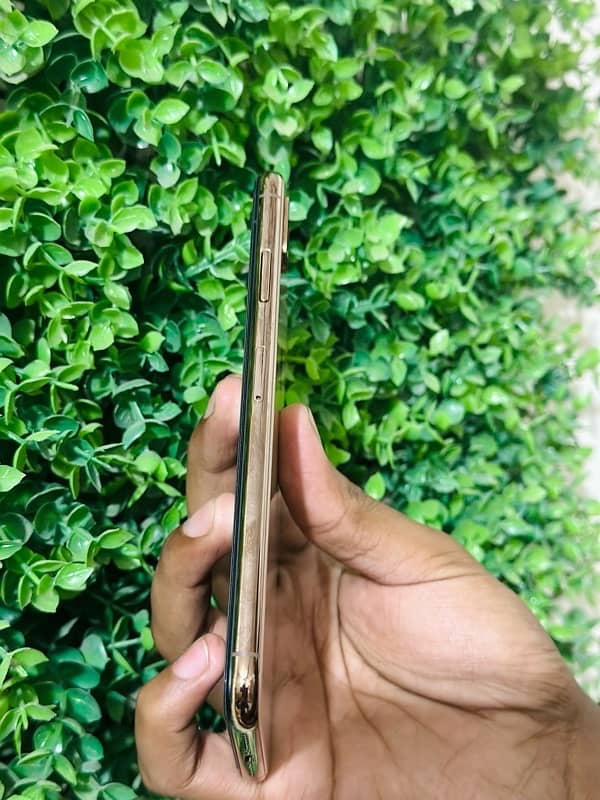 iPhone XS Max 64gb jv 4