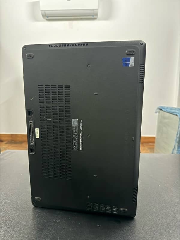 DELL LATITUDE E5570 8/500 black 4