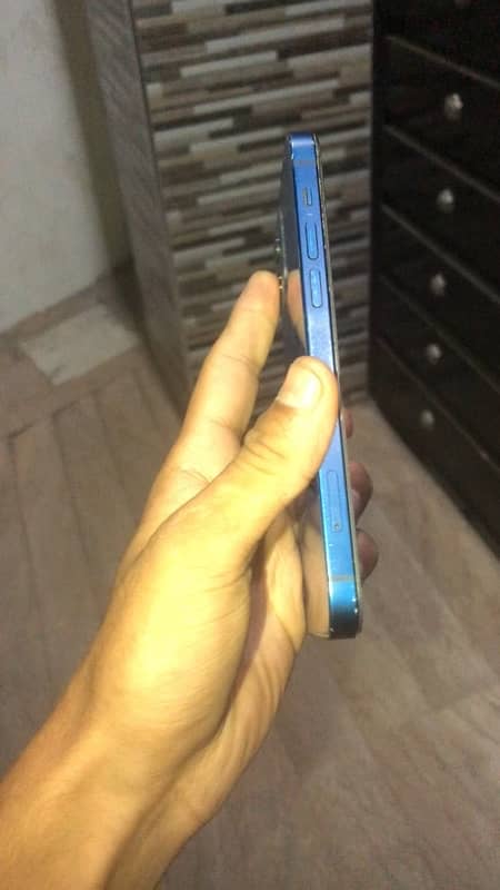 iPhone 12 (factory unlock) 4