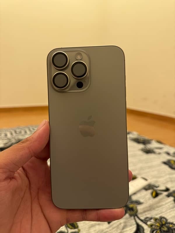 Iphone 15Pro Max 4