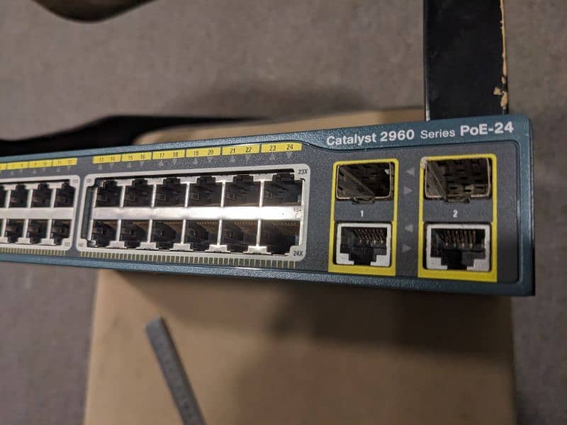 Cisco Catalyst 2960 24P PoE Switch 0