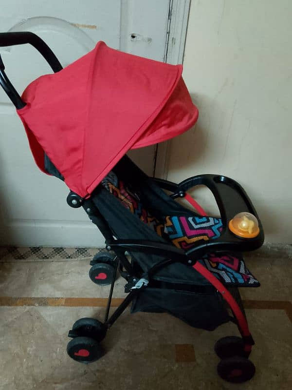 just like new in excellent condition baby pram 0