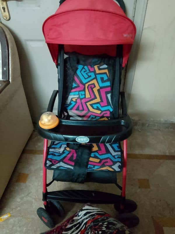 just like new in excellent condition baby pram 4