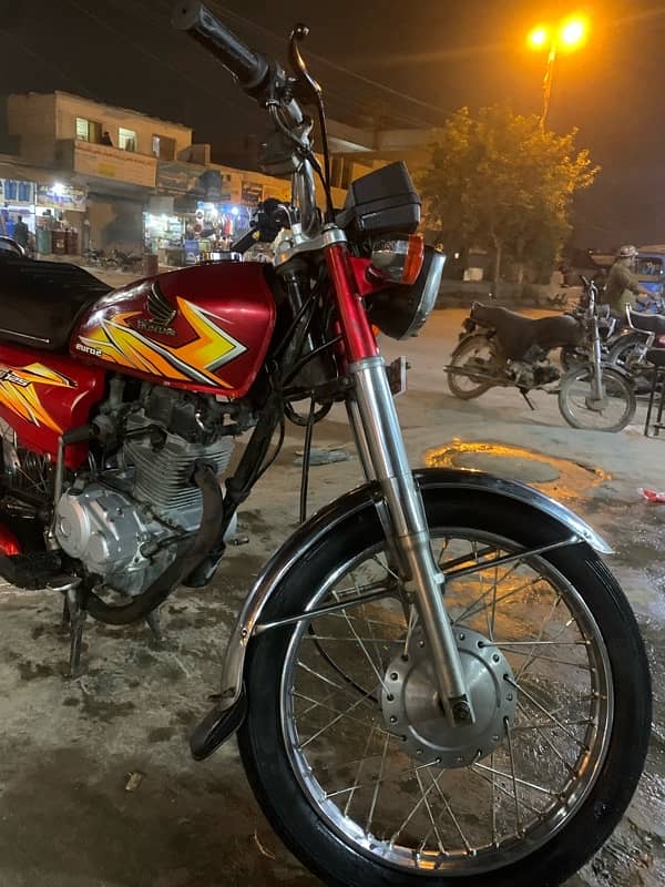 2021 model good condition all documents Clare koi km ni h Gari m 4