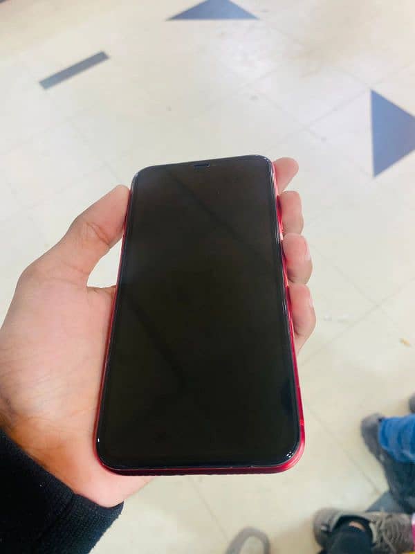 iPhone 11 (64GB) 3