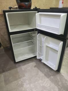 Mini fridge dual door