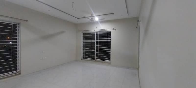 1 KANAL BRAND NEW LUXURY UPPER PORTION IN DHA PHASE 8 FOR RENT DIRECT APPROACH TO RING ROAD AND ALLAMA IQBAL AIR PORT 0