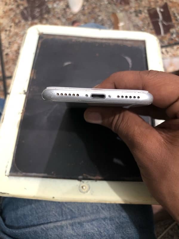 iphone 8 64gb pta approved 4