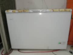 freezer in good price with 9 years waranty