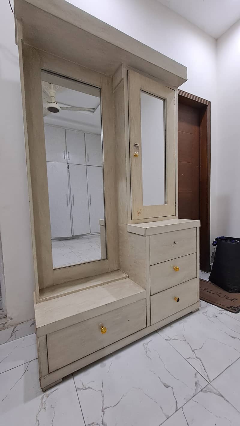 Dressing Table full heighted 4