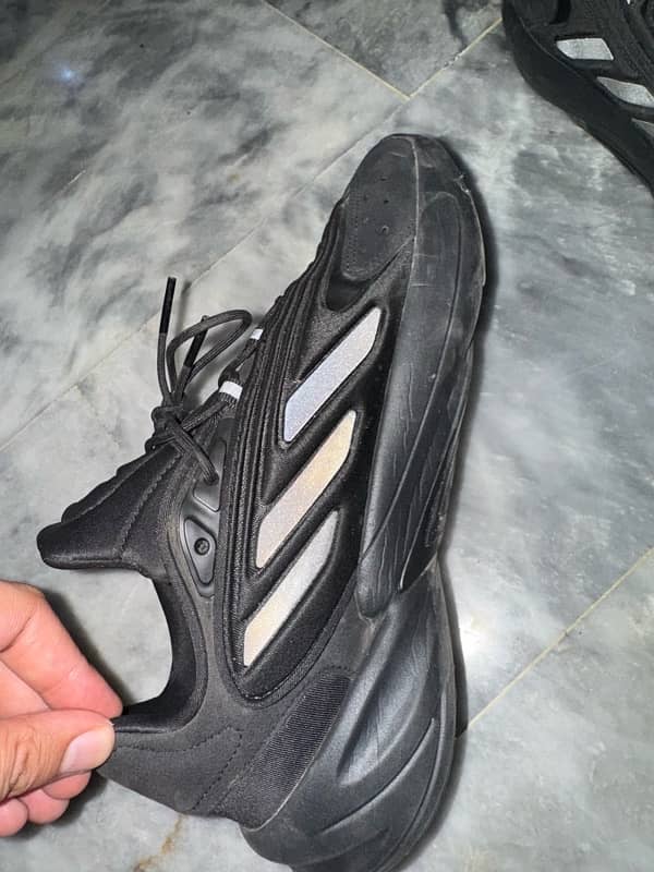 Adidas Black 3