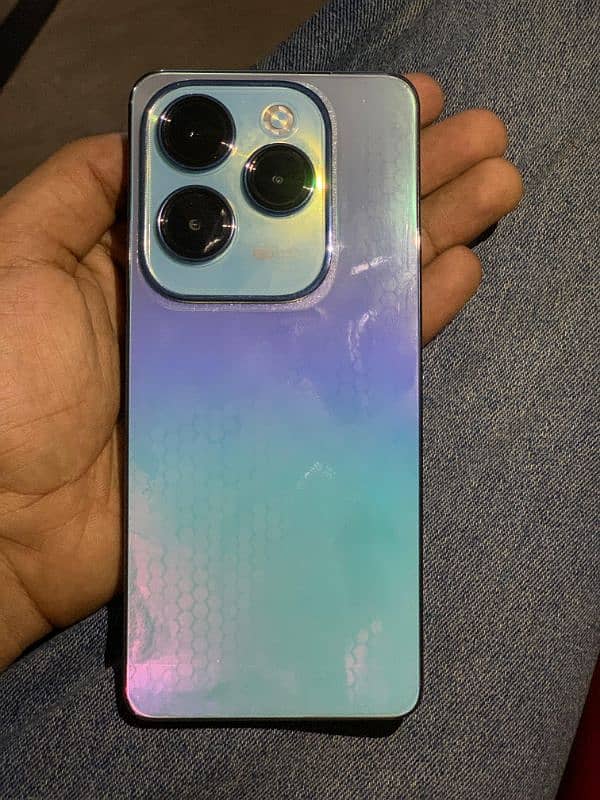 Infinix Hot 40 pro 3