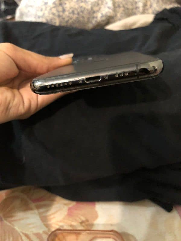 Urgent Sale iPhone 11 pro max black colour 64GB 1 lac 10 thousand 1