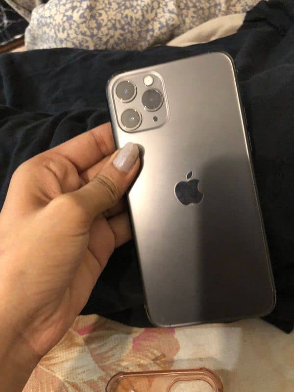 Urgent Sale iPhone 11 pro max black colour 64GB 1 lac 10 thousand 4